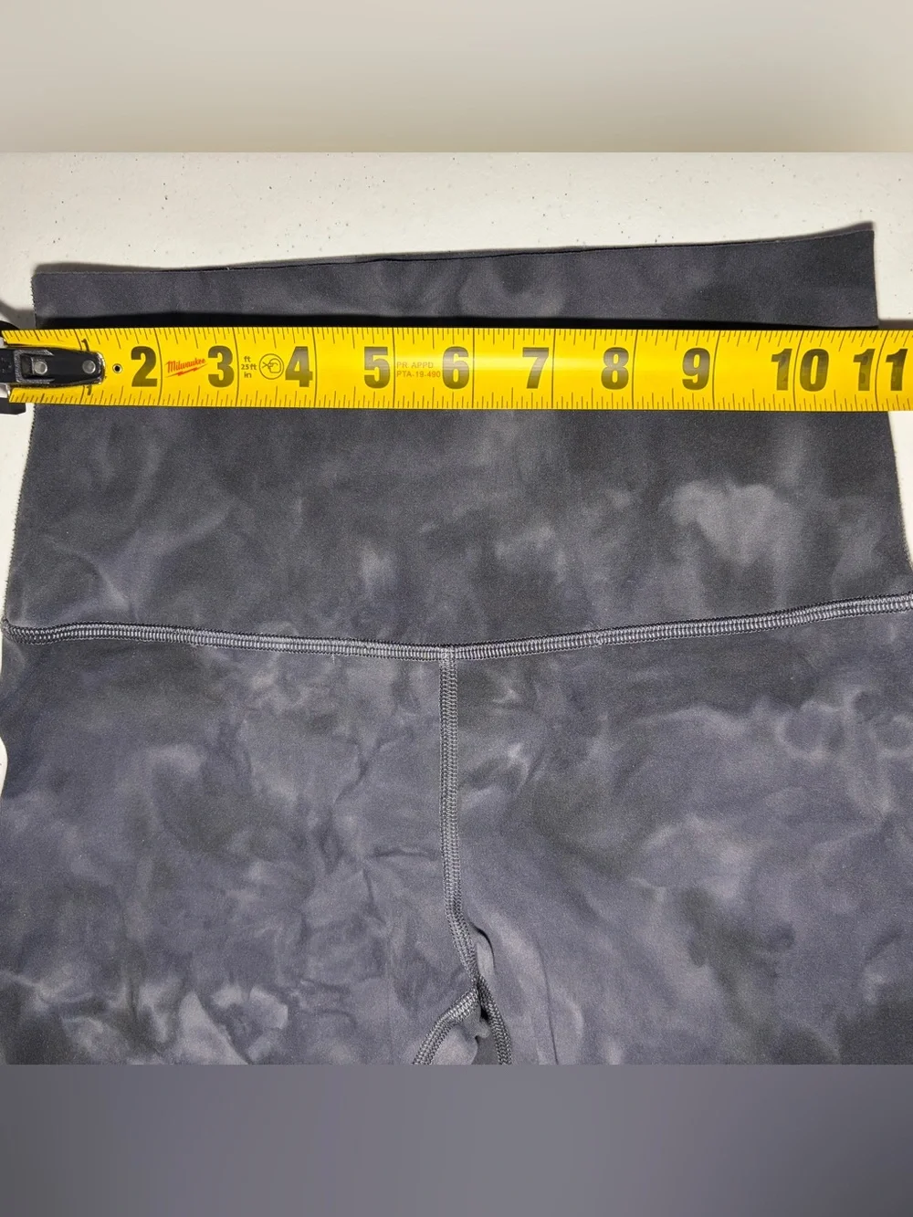 Lululemon Align Leggings High Rise, Cropped 24” Inseam Black Tie-Dye, Size 4